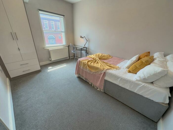 5 Bedroom Terraced House To Rent In Clarence Street, L3