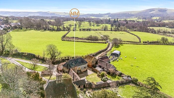 5 Bedroom Barn Conversion For Sale In Hassocks Road, Hurstpierpoint, BN6