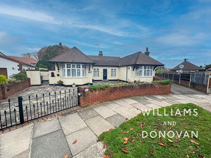 4 Bedroom Detached Bungalow For Sale In Broadlawn, Leigh-On-Sea, SS9