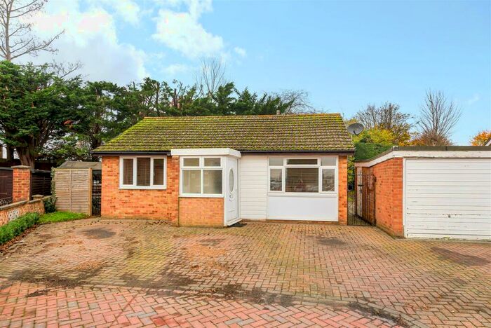 2 Bedroom Detached Bungalow To Rent In Worcester Close, Newport Pagnell, MK16