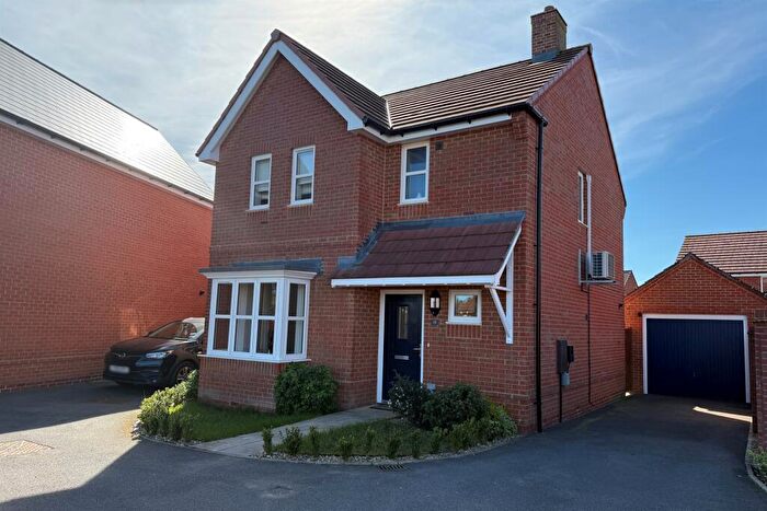 3 Bedroom Detached House For Sale In Amesbury, SP4