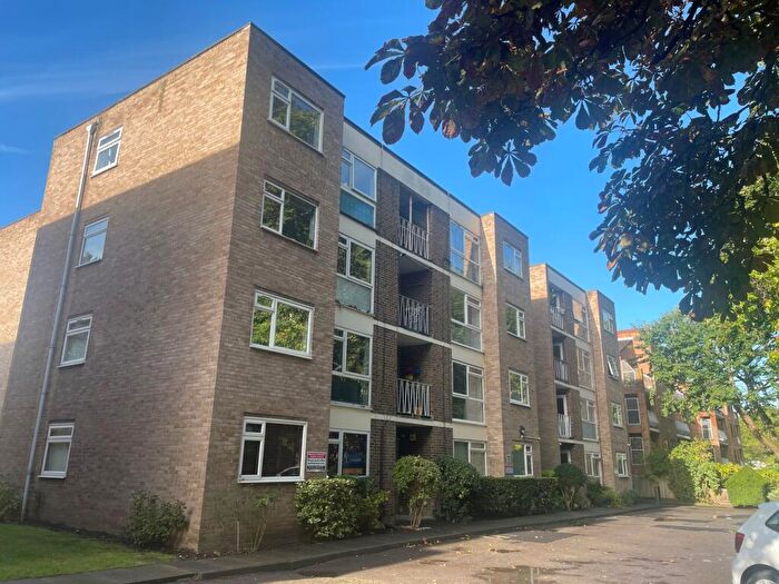 2 Bedroom Flat For Sale In Brackley Road, Beckenham, BR3