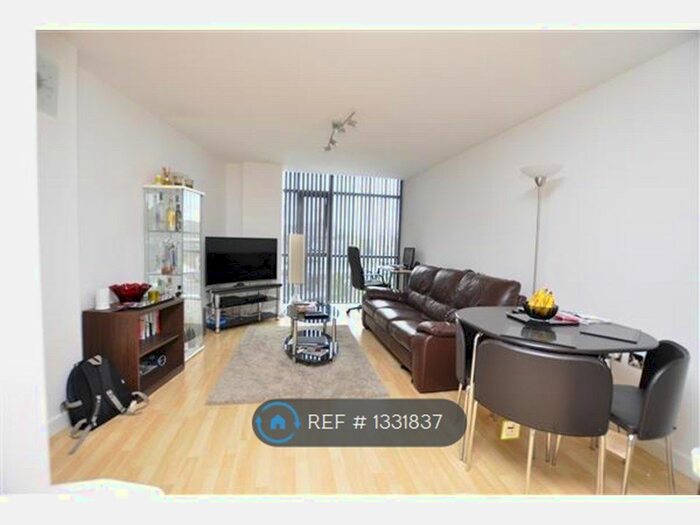 1 Bedroom Flat To Rent In Wells Crescent, Chelmsford, CM1