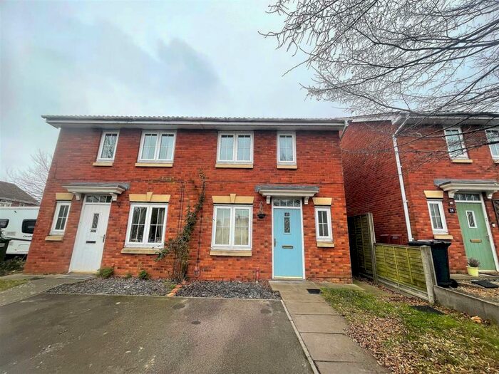 3 Bedroom Semi-Detached House To Rent In Eastfield Mews, Gloucester, GL4