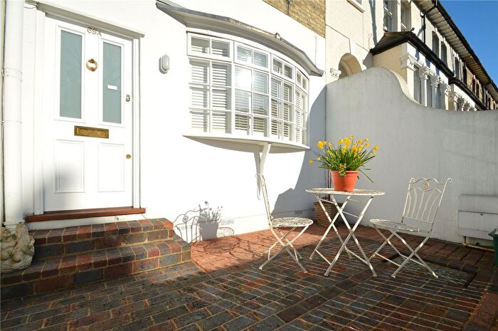 2 Bedroom End Terrace House To Rent In Linden Gardens, Chiswick, W4