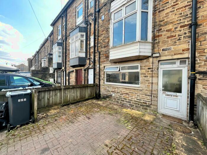 1 Bedroom Flat To Rent In Bingley Road, Shipley, West Yorkshire, BD18