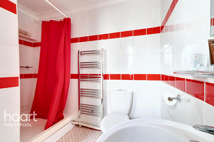 2 Bedroom Cottage For Sale In Snail Creep Terrace, Pontypool, NP4