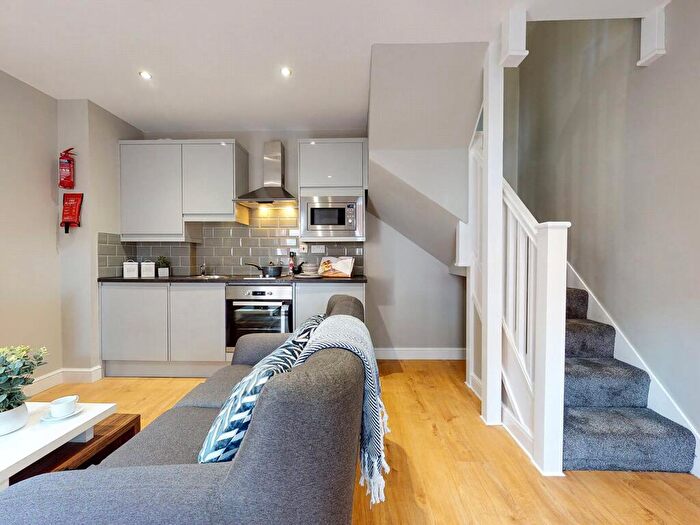 1 Bedroom Apartment To Rent In Springfield Mount #, LS2