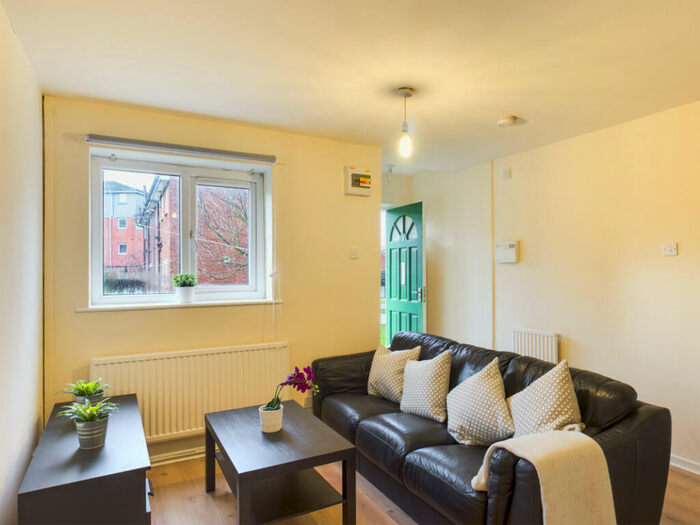 1 Bedroom Terraced House To Rent In Gemini Road, Salford, M6