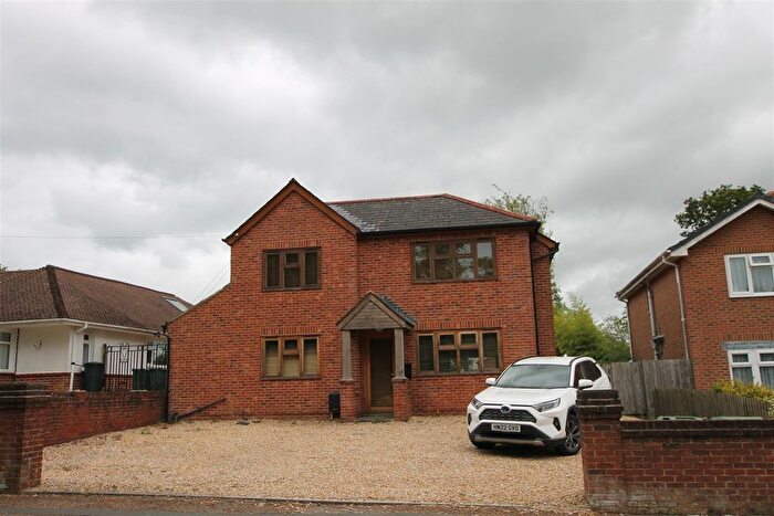 5 Bedroom Detached House To Rent In Station Road, Wootton Bridge, Ryde, PO33