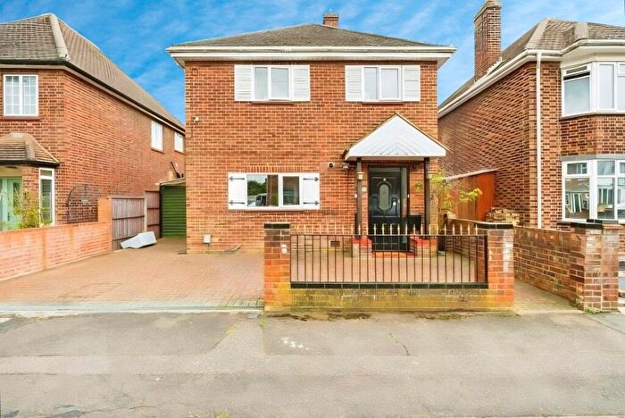 4 Bedroom Detached House For Sale In King William Road, Kempston, Bedford, MK42