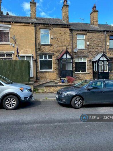 3 Bedroom Terraced House To Rent In Booth Street, Cleckheaton, BD19