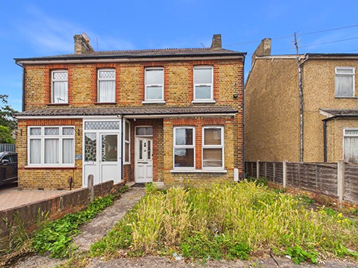 3 Bedroom Semi-Detached House For Sale In Danesbury Road, Feltham, Middlesex, TW13