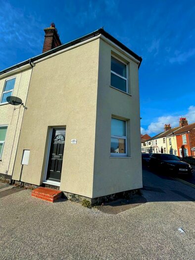 2 Bedroom House To Rent In Love Road, Lowestoft, NR32
