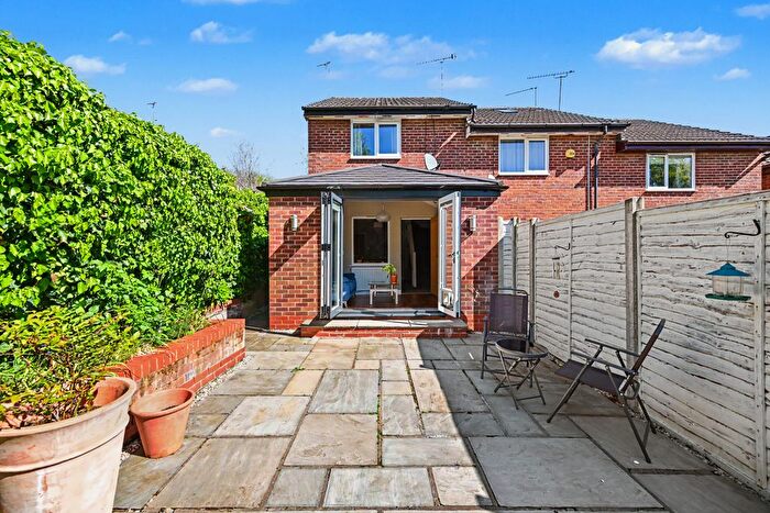 2 Bedroom End Of Terrace House For Sale In Dreyer Close, Bilton, Rugby, CV22