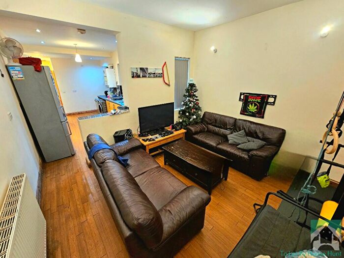 7 Bedroom End Of Terrace House To Rent In Alton Road, Birmingham, B29