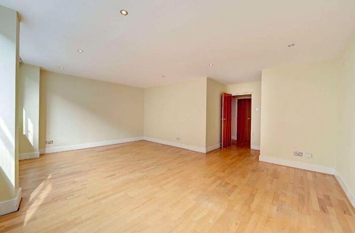 2 Bedroom Property To Rent In St Martin's Lane, Holborn, Covent Garden, Leicester Sqaure, London, WC2N