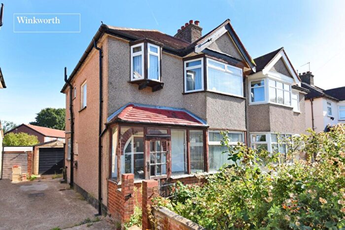 3 Bedroom Semi Detached House For Sale In Morden Way, Sutton, SM3
