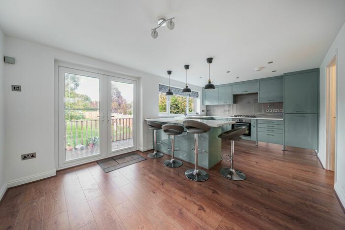4 Bedroom Detached House To Rent In St Marks Crescent, Maidenhead, SL6