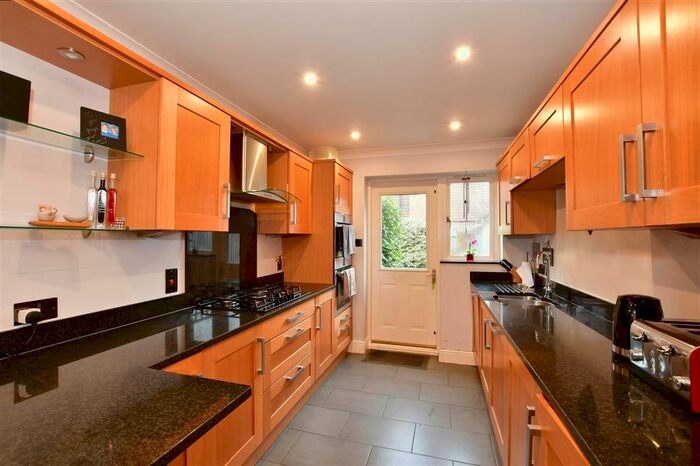 4 Bedroom Semi-Detached House For Sale In North Street, Biddenden, Kent, TN27