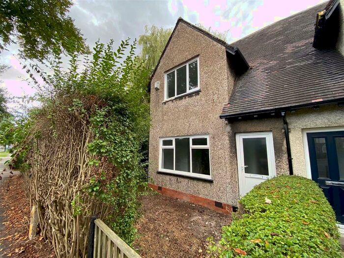 3 Bedroom Semi-Detached House To Rent In James Reckitt Avenue, Hull, HU8