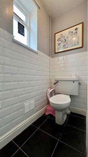 2 Bedroom Semi-Detached House For Sale In South View, Broughton, DN20