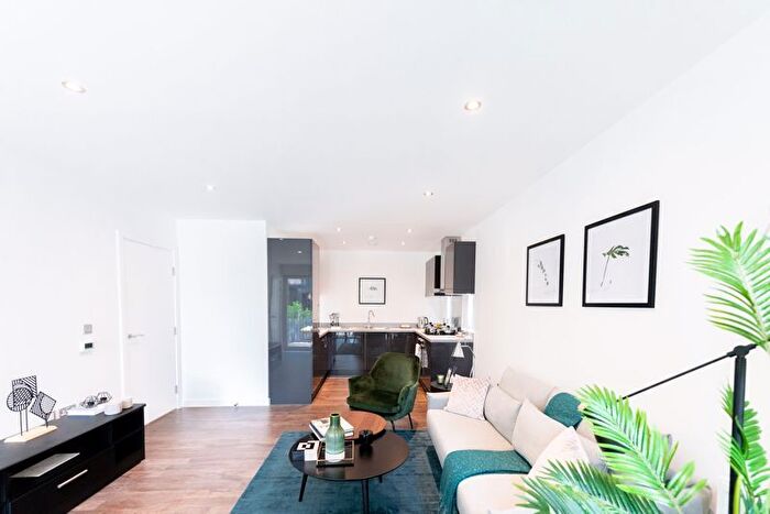 1 Bedroom Flat To Rent In Lilium House, Bow East, Alameda Place, E3