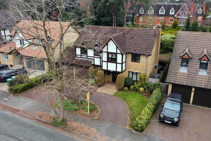 4 Bedroom Detached House To Rent In St. Georges Road, Weybridge, Surrey, KT13