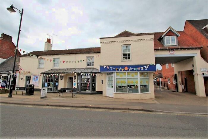 2 Bedroom Apartment To Rent In Reading Road, Pangbourne, West Berkshire, RG8