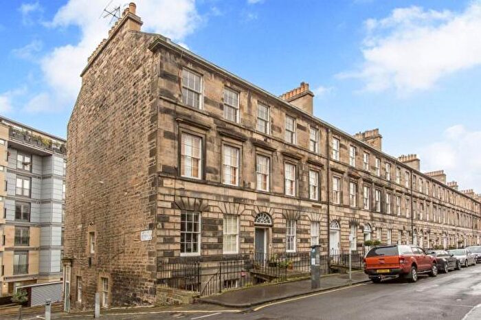 2 Bedroom Flat To Rent In Cumberland Street, Edinburgh, EH3
