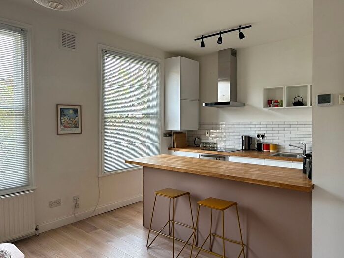 1 Bedroom Flat To Rent In Graham Road, London, E8
