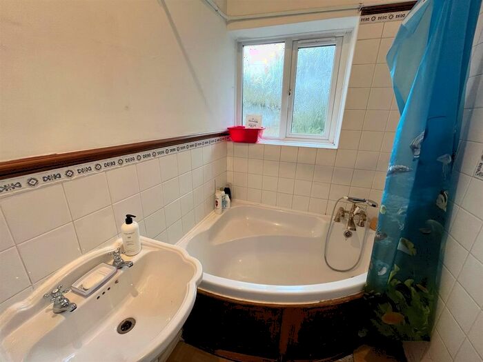 1 Bedroom Flat To Rent In Warkworth Road, London, N17