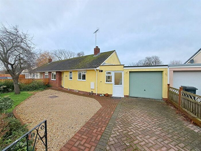 2 Bedroom Bungalow For Sale In East Ride, Brent Knoll, Highbridge, Somerset, TA9