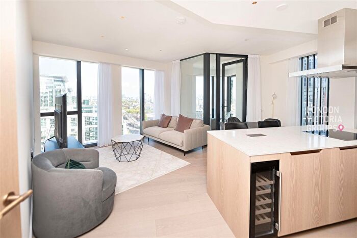 2 Bedroom Flat To Rent In River Park Tower, Nine Elms Lane, London, SW8