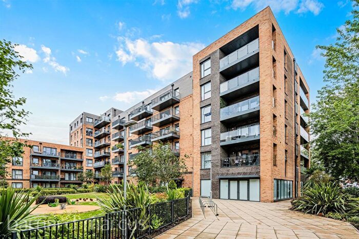 2 Bedroom Flat For Sale In Kingston Road, New Malden, KT3