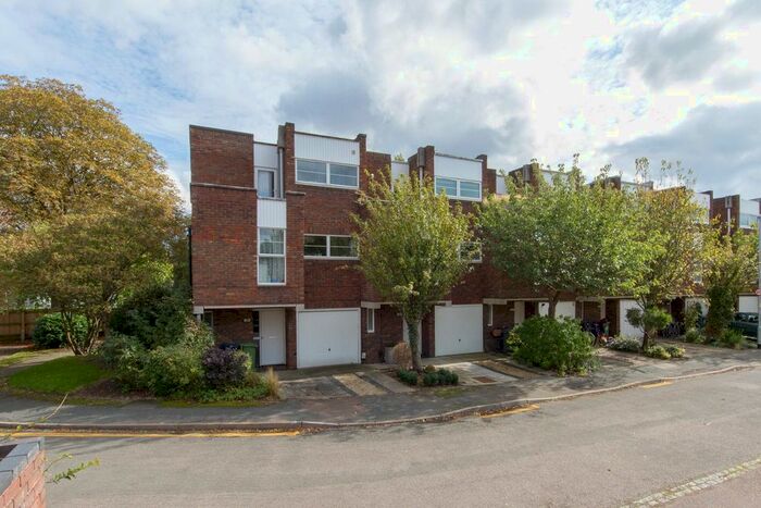 3 Bedroom Town House To Rent In St. Marks Court, Cambridge, Cambridgeshire, CB3