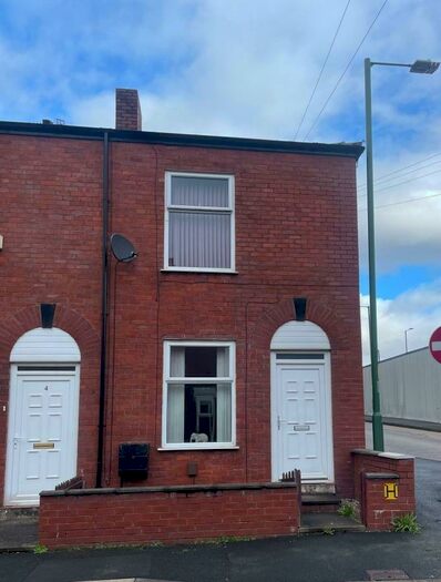 2 Bedroom End Of Terrace House To Rent In Read Street West, Hyde, SK14