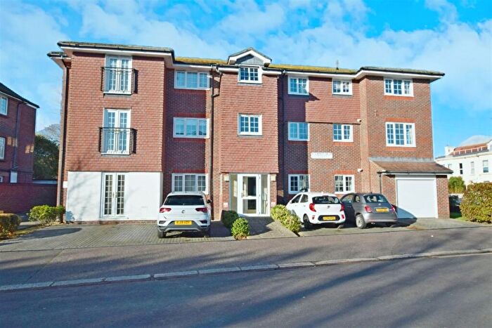 2 Bedroom Flat To Rent In Princess Avenue, Aldwick, Bognor Regis, PO21