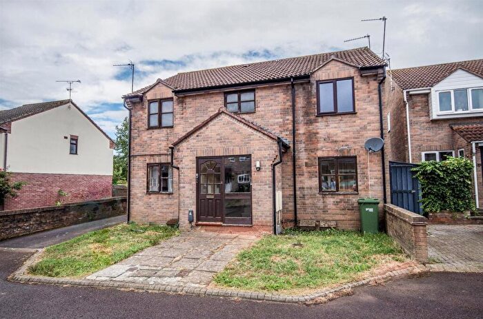 1 Bedroom Flat To Rent In The Brambles, Berkeley, GL13