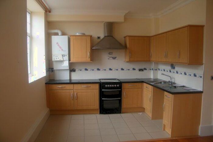 3 Bedroom Flat To Rent In Upton Lane, London, E7