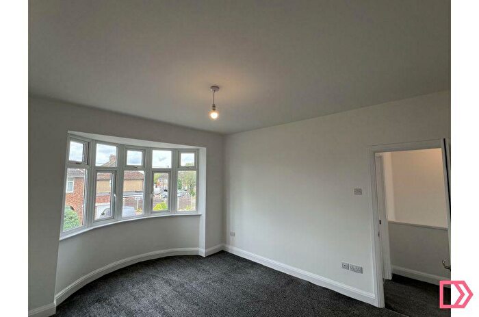 4 Bedroom Semi-Detached House To Rent In Winchester Road, Northampton, NN4