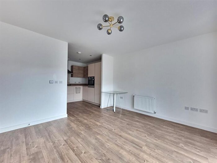 1 Bedroom Flat For Sale In Handley Page Road, IG11