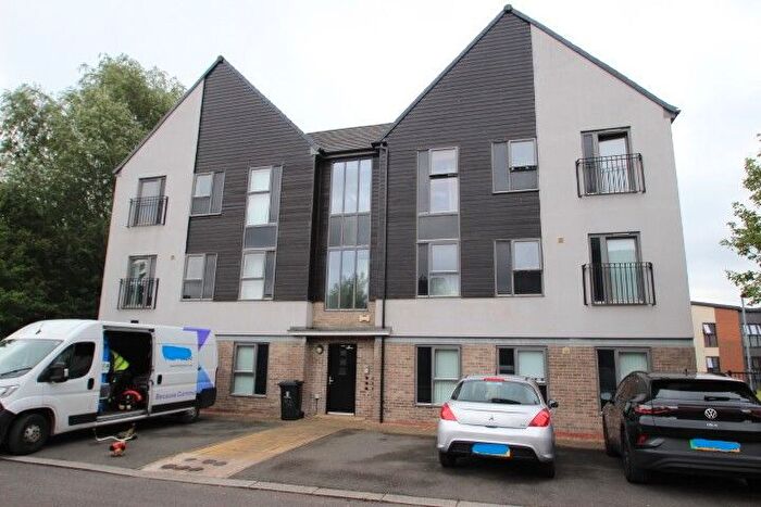 2 Bedroom Flat To Rent In Rosedawn Close East, Stoke-On-Trent, ST1
