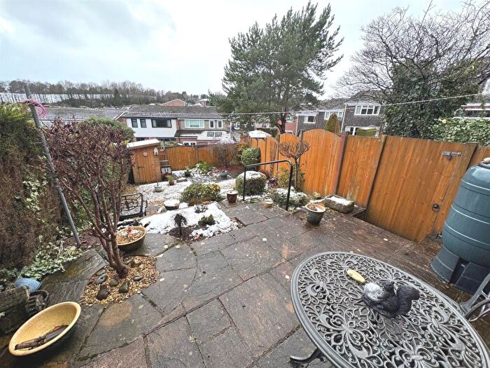 3 Bedroom End Of Terrace House For Sale In Hawksworth Close, Leek, ST13