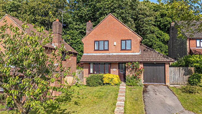 4 Bedroom Detached House For Sale In The Coppice, Battle, TN33