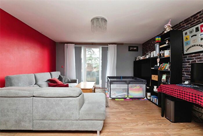 2 Bedroom Flat For Sale In Church Hill, Loughton, Essex, IG10