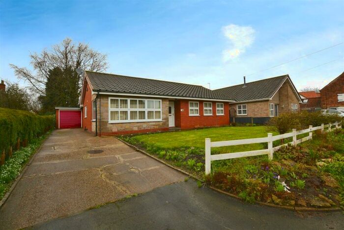 3 Bedroom Detached Bungalow For Sale In Butterwick Road, Messingham, Scunthorpe, DN17