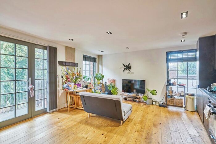 2 Bedroom Flat To Rent In Heaton Road London, SE15