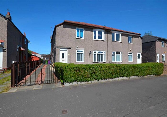 3 Bedroom Flat For Sale In Castlemilk Road, Croftfoot, Glasgow, G44
