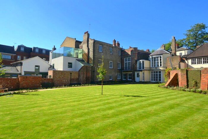 2 Bedroom Flat To Rent In Maynetrees, Waterloo Lane, CM1